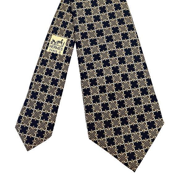 HERMÈS Silk Tie Men's 56.5x3.5" Navy Gold Geometric Foulard France 7642 TA - Picture 1 of 11